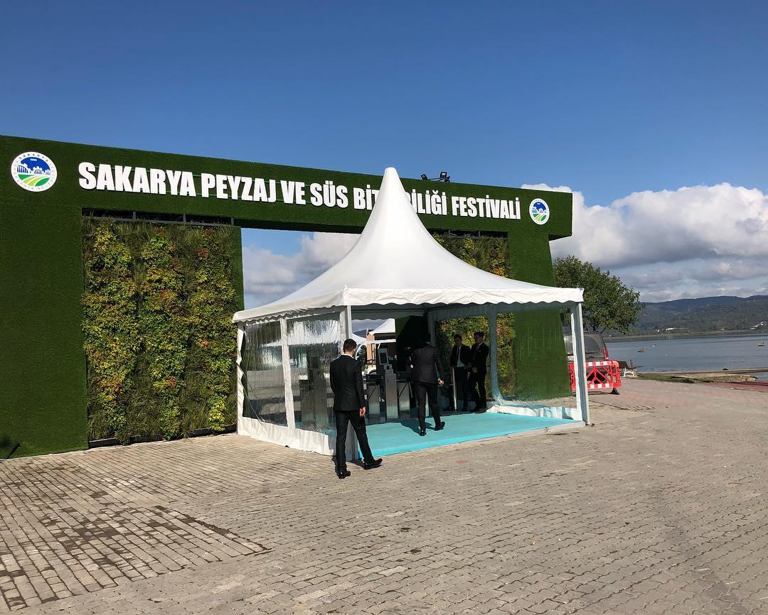Sakarya Peyzaj ve Süs Bitkiciliği Festivali’nde “Doğal Türlerimiz ve Türkiye Peyzajındaki Önemi” hakkında konferans gerçekleştirdik.